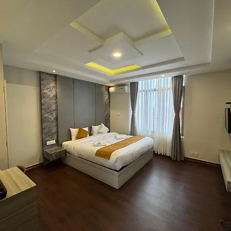 Evara Hotel & Apartment