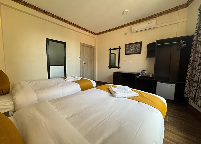 Evara & Hotel Katmandou