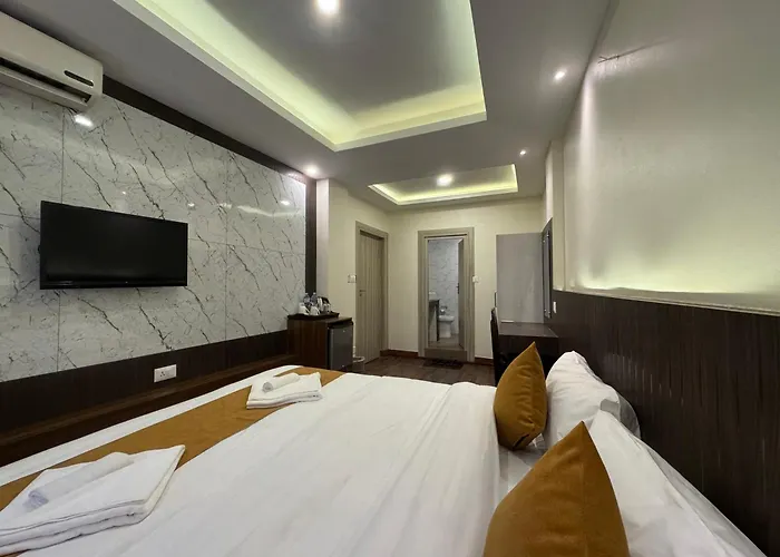 Evara & Hotel