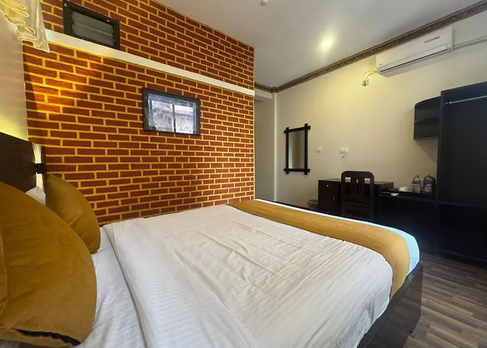 Hotel Evara &