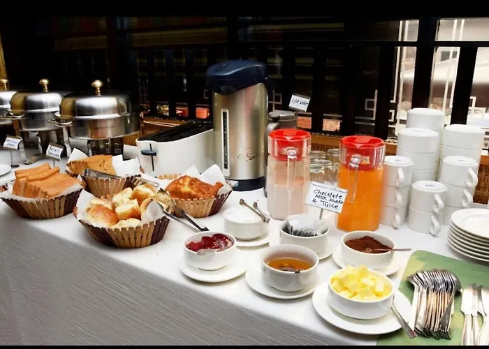 Evara & Hotel *
